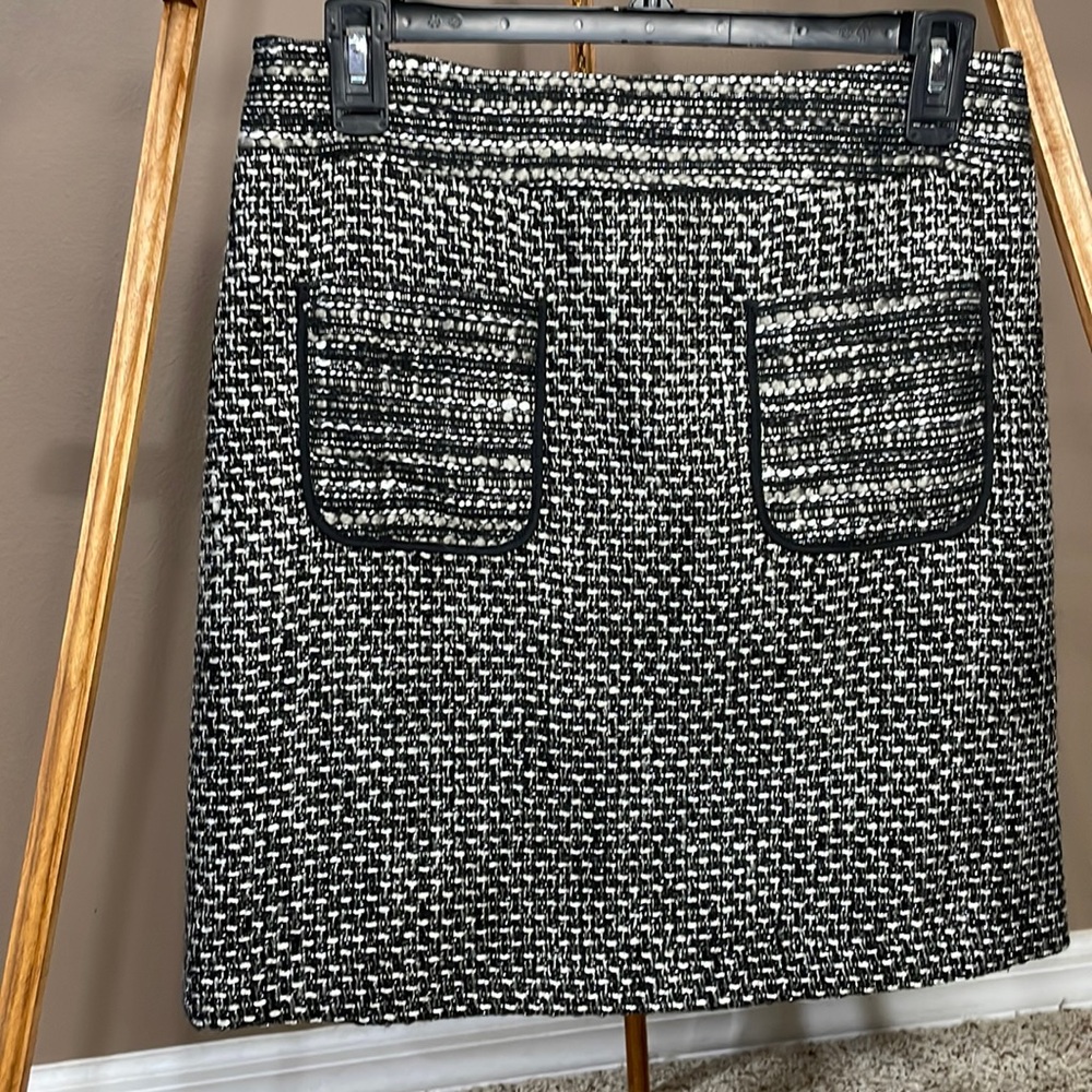 Loft skirt. Size 2P. New with tags!